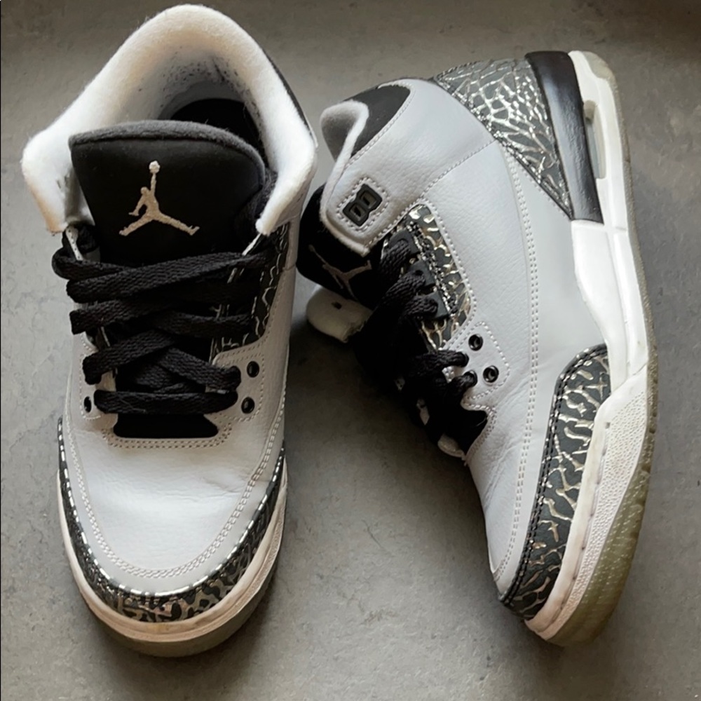 Air Jordan Retro 3 Wolf Grey